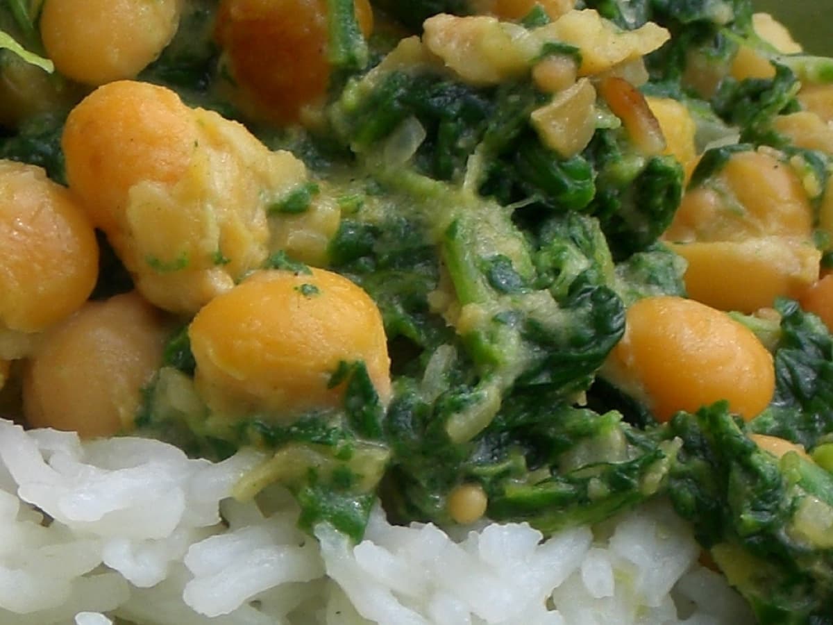 Chickpea & Spinach Curry, plated